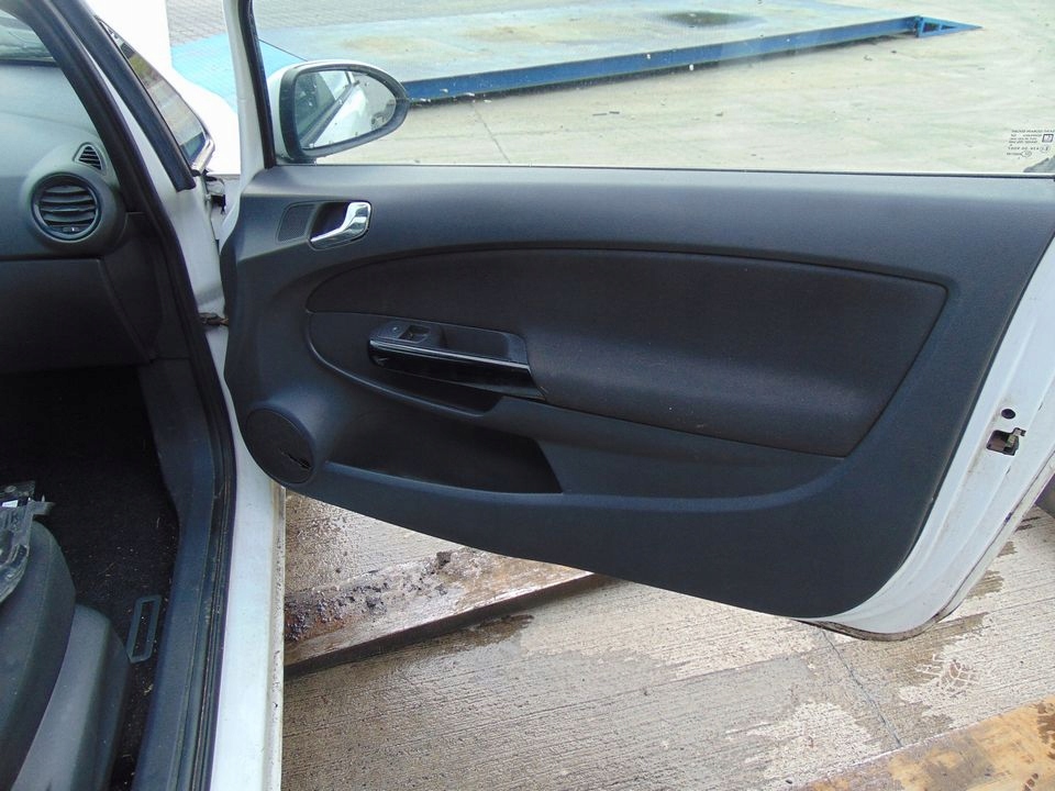 фото №7, Opel corsa d lift 3d дверь правое перед z474