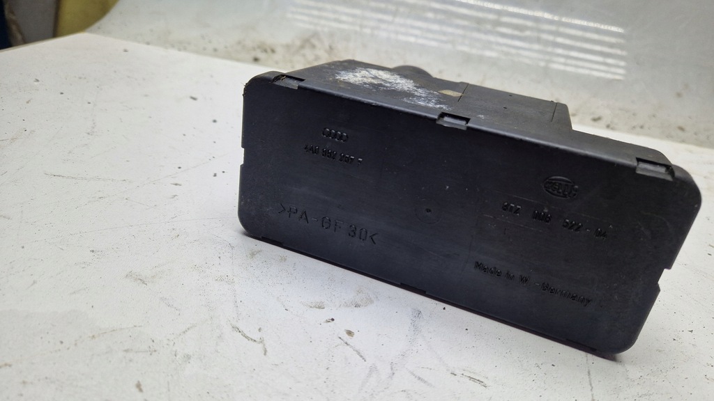 фото №1, Audi 80 b4 помпа центрального замка 8tz00652204