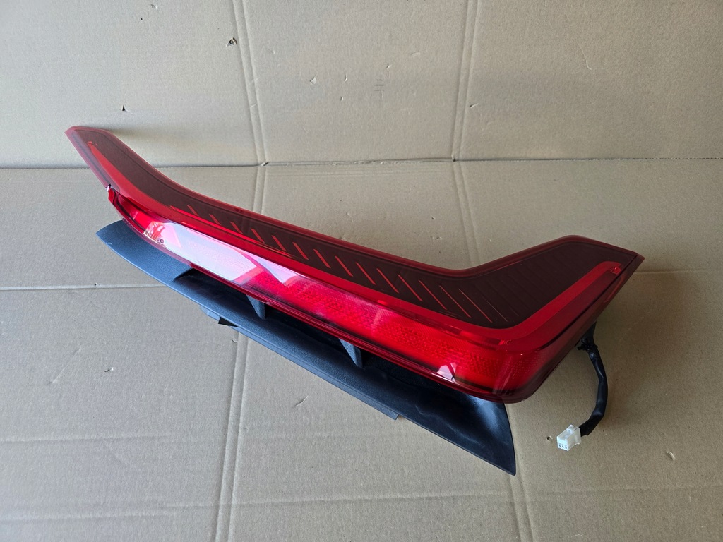 фото №1, Kia niro ii ev лампа права задня 92402-at