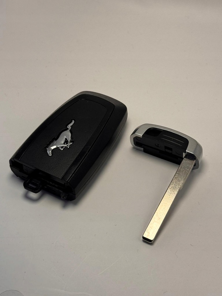 фото №12, Ключ автомобильный smart key usa оригинальный номер ford mustang
