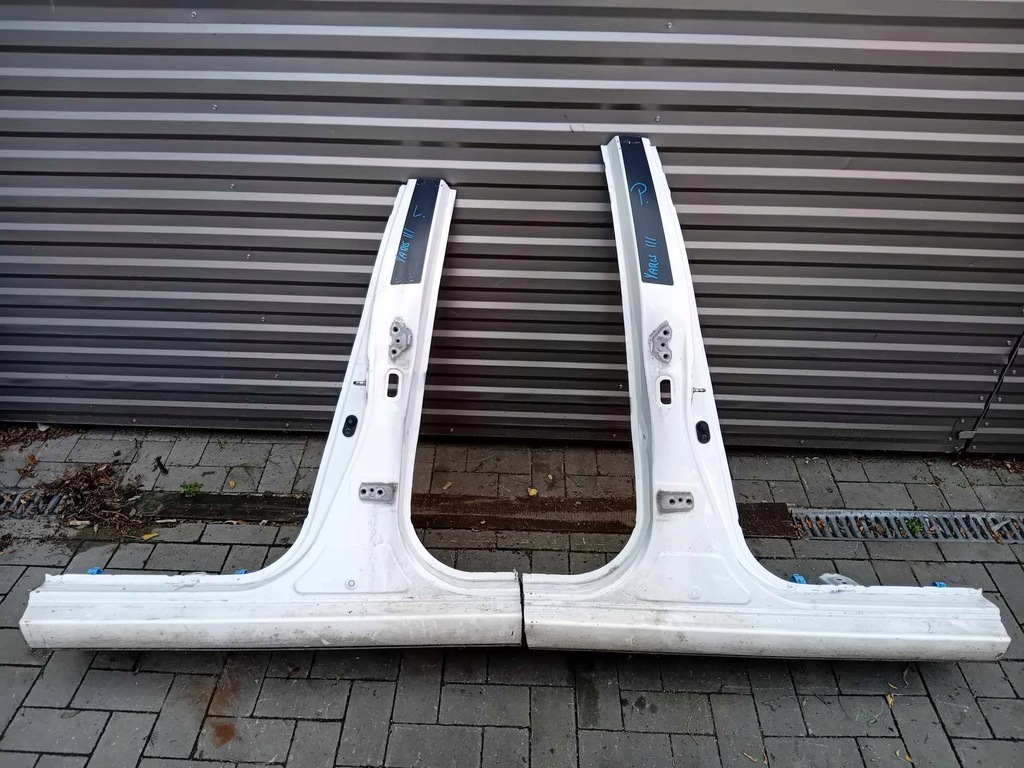 фото №1, Toyota yaris iii поріг правий блок двигуна 2015r