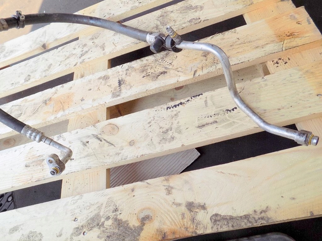 фото №8, Mitsubishi carisma lift 1.9td шланг кондиционера