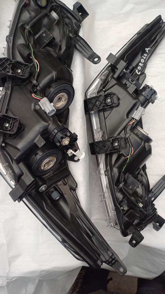 фото №7, Toyota corolla xi e16 e18 przed lift 13-19 led p+l комплект оригинал europa