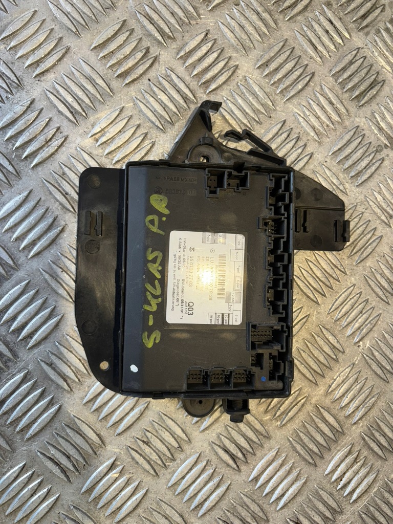 Купить Mercedes w221 блок управления модуль дверь a0038207926