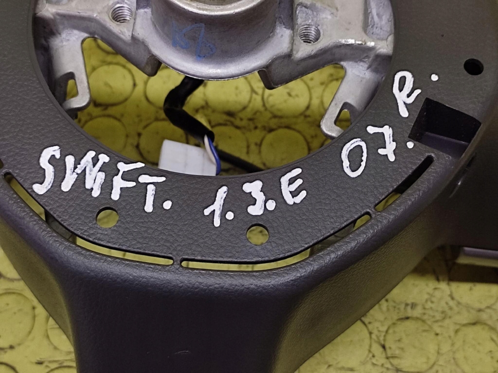 Купить Suzuki swift iv руль gs13105600