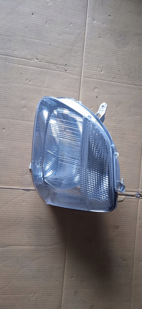 фото №1, Opel agila лампа левая передняя valeo 9199350 67719105