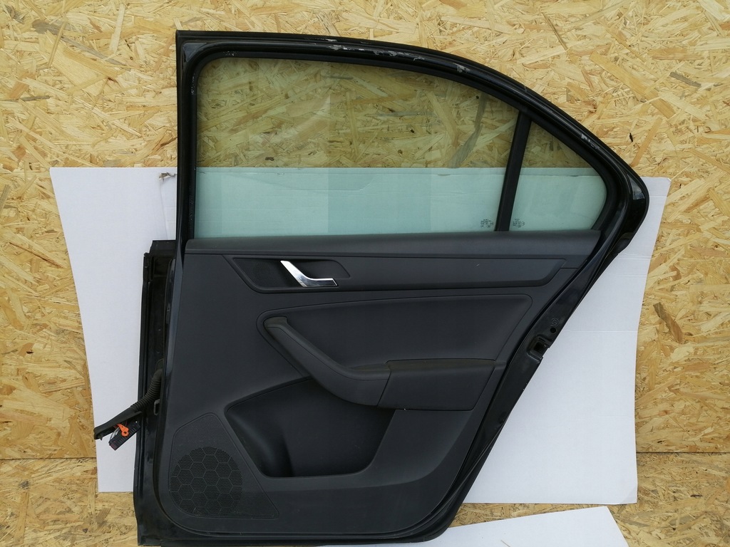 фото №10, Дверь задняя задние правое skoda rapid liftback