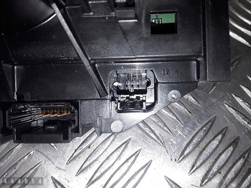 фото №9, 2011 citroen c4 переключатель 96759258xt