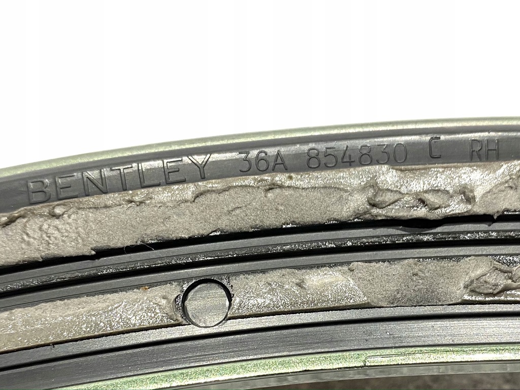 фото №5, Bentley bentayga w12 speed права молдинг 36a854820