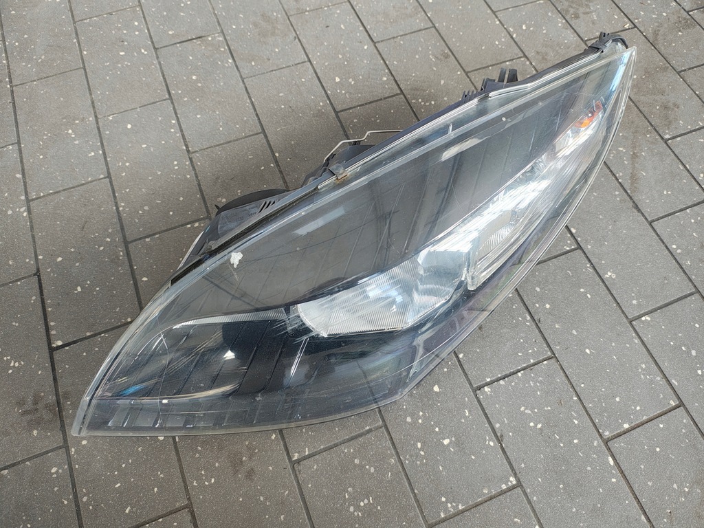 фото №1, Лампа передняя левая renault megane iii 260602446r