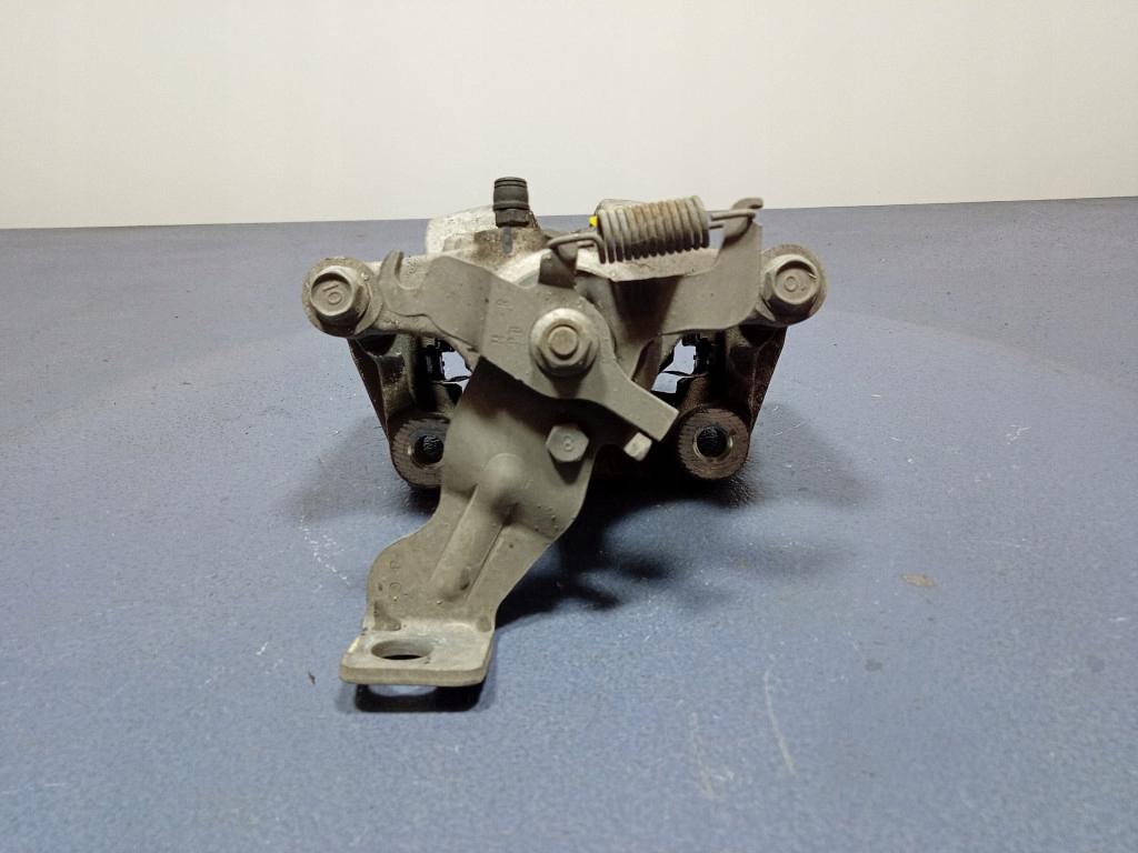 фото №5, Hyundai i30 iii суппорт тормозной правый задняя задний скоба 58230g4300