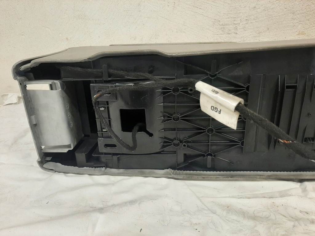 фото №12, Mercedes w203 подлокотник туннель средний