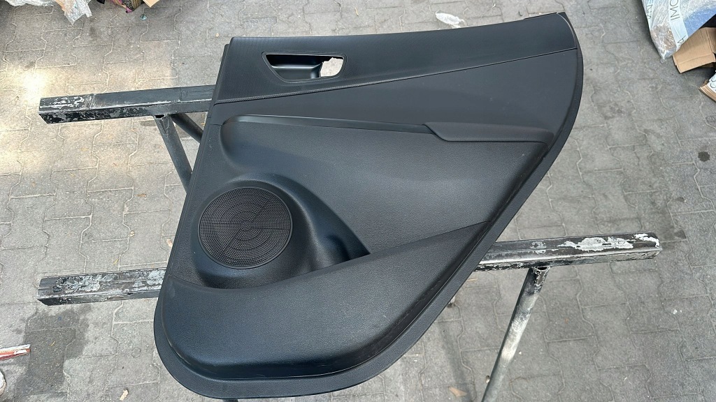 фото №1, Hyundai kona 20018- оббивка двері задня задня права
