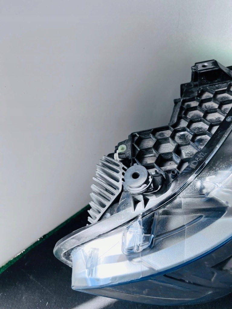 фото №3, Лампа правая фара правый vw crafter full led оригинал