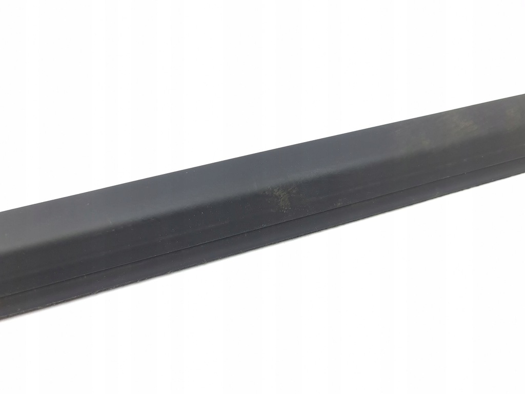 фото №9, Kia niro 2024 права сторона молдинг / прокладка скло двері передніх