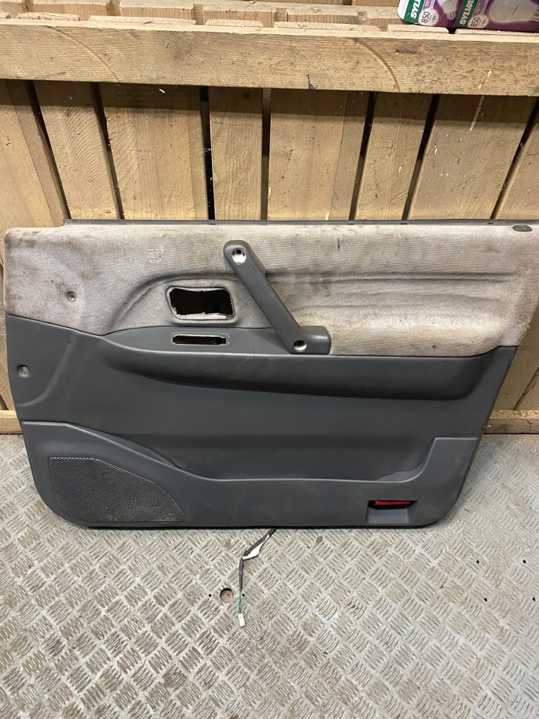 фото №1, Обивка дверь правый перед mitsubishi pajero ii 5d classic mr776477