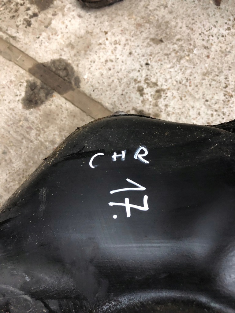 фото №14, Toyota c-hr бак bak пального 77100-f4010