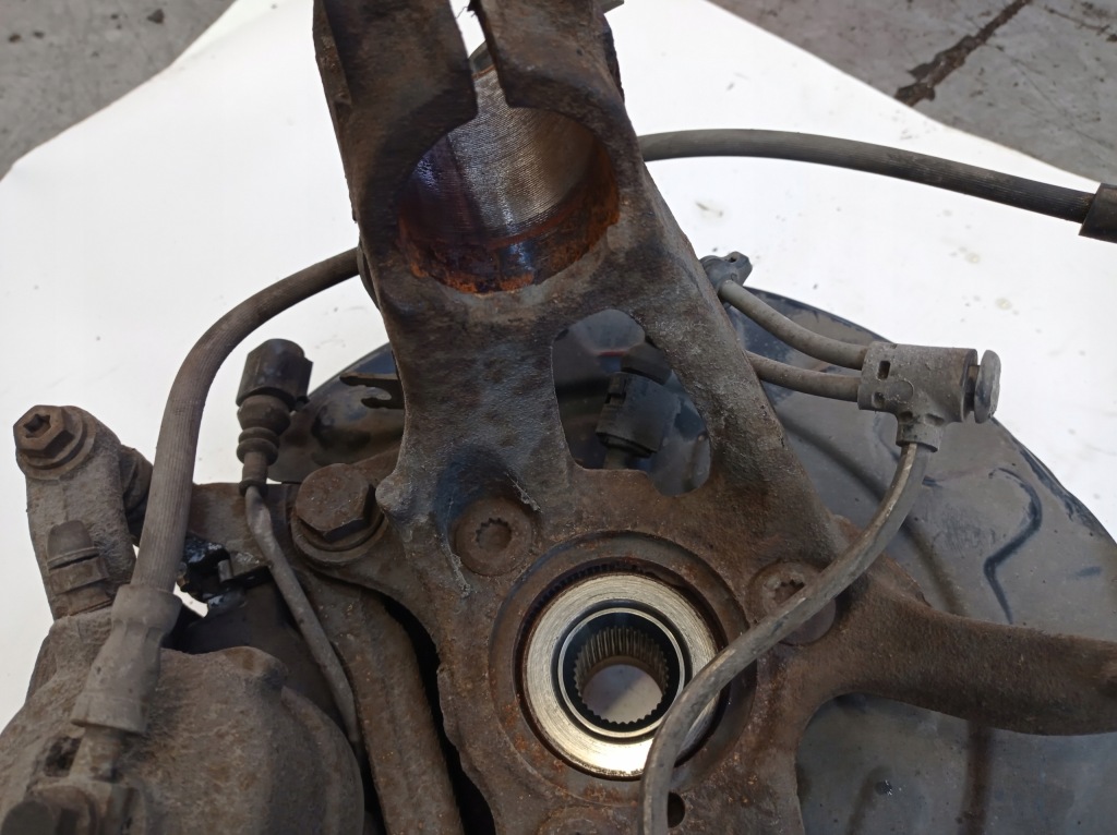 фото №8, Поворотний кулак правий перед vw golf vii 7 kombi