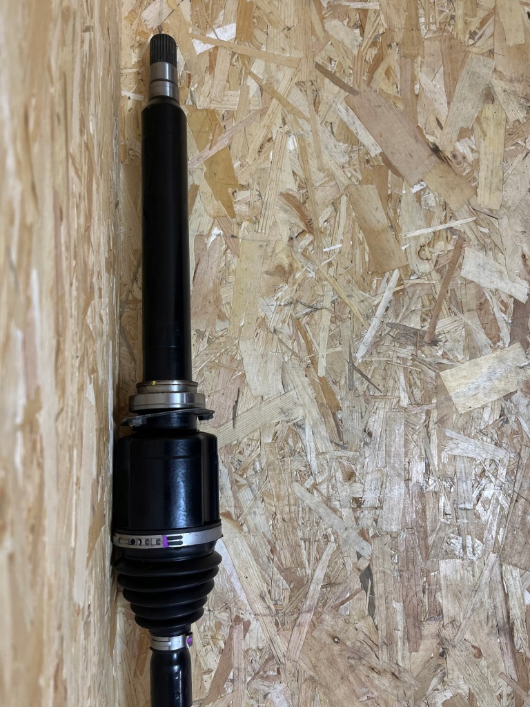 Приводной вал правый перед alfa romeo tonale 00505651030 005056510301038 оригинал Цена