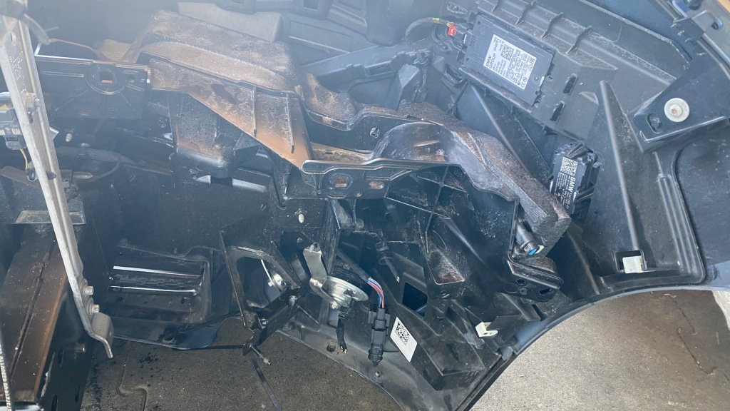 фото №7, Бампер капот крила підсилювач pas радіатор лампи bmw ix i20 колір c1m