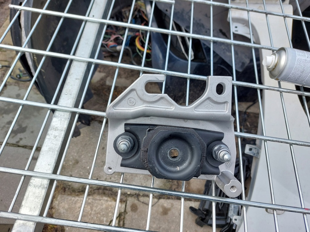 фото №1, Кронштейн подушка коробки dacia duster ii 17-