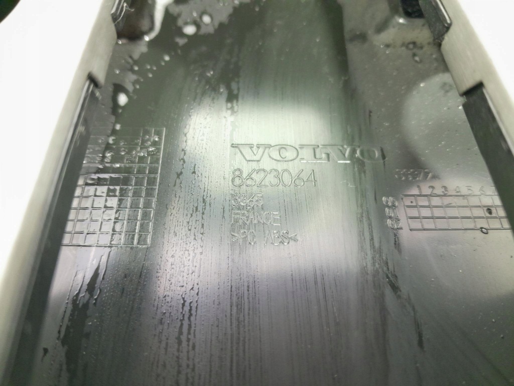 фото №2, Volvo v50 i панель радио обдув wodospad 30672565