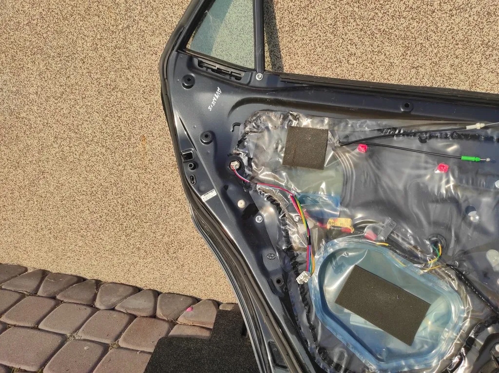 фото №7, Toyota auris e180 2007 дверь левый задняя