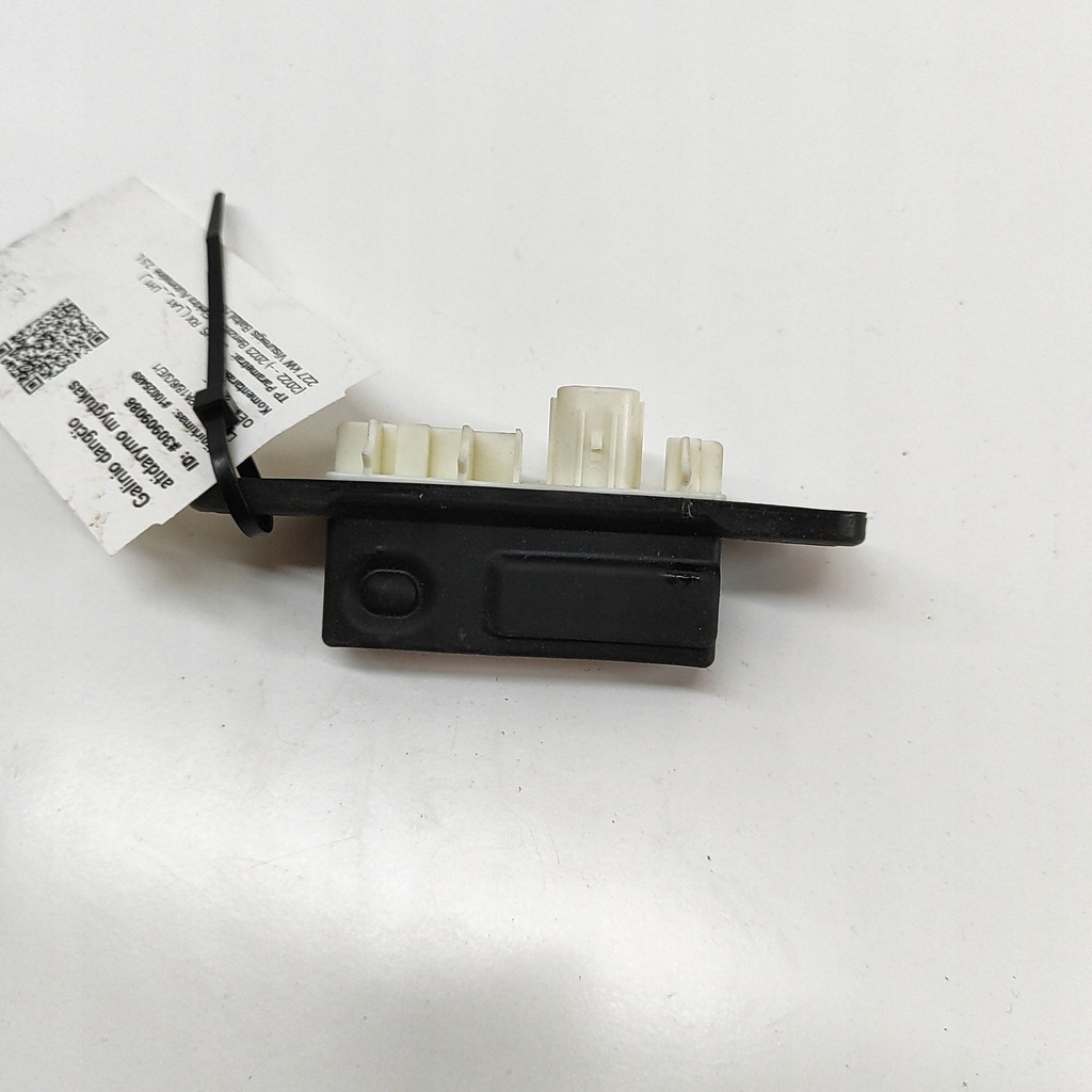 фото №1, Lexus rx 450h 2023 кнопка открывания крышки багажника