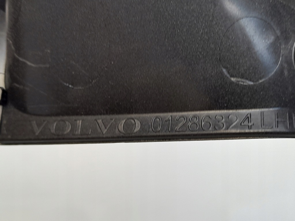 фото №5, Рамка дисплея volvo v70 lift