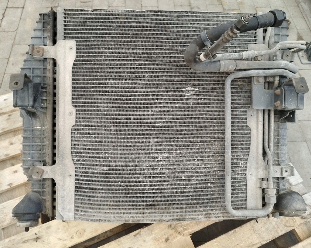 Купити Радіатор води mercedes atego 2263811602