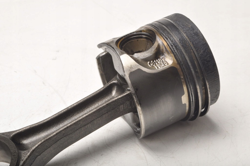 Audi a6 c6 2.0 tdi 170km поршень з шатун 081187 Недорого