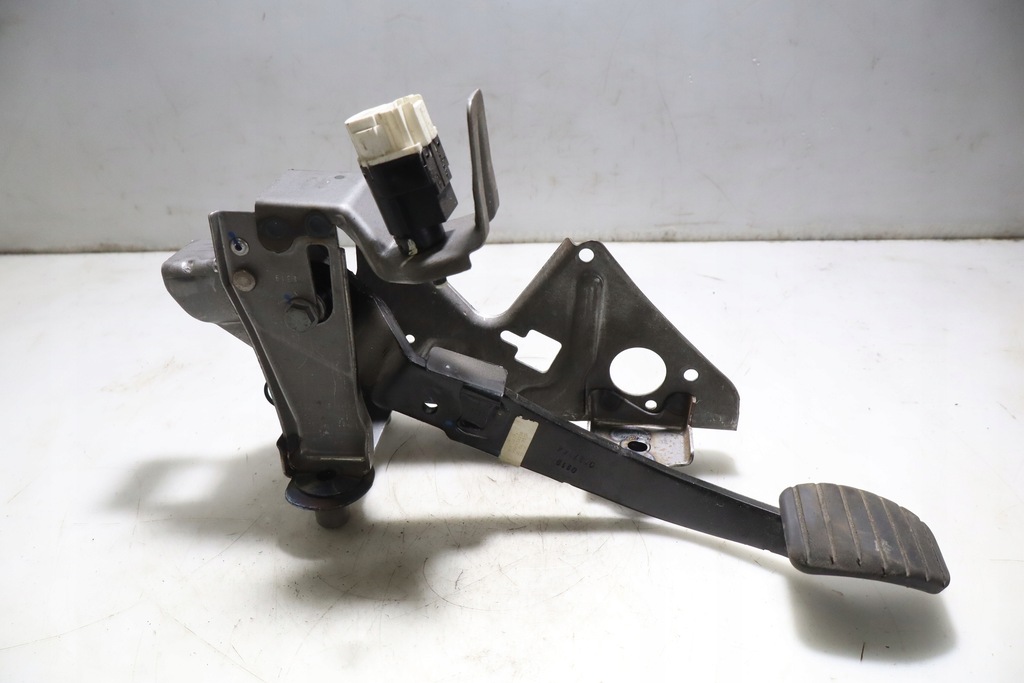 фото №2, Педаль тормоза renault clio iv lift 1.5dci