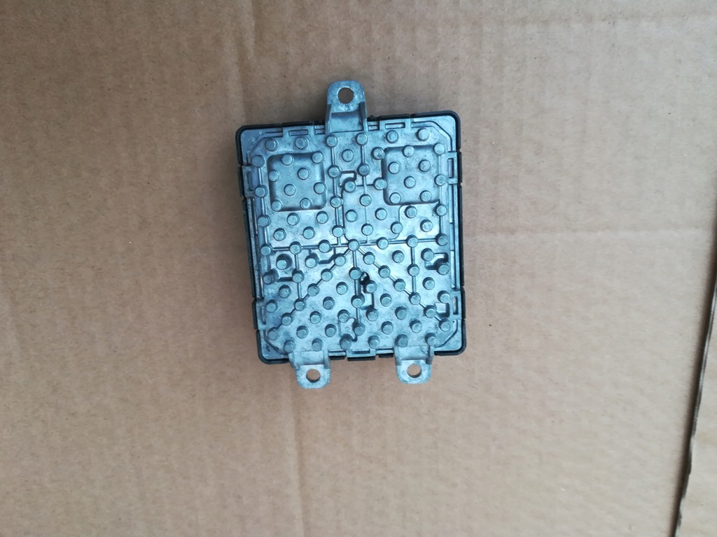 фото №1, Преобразователь лампы перед hyundai i30 iii 17- оригинальный номер led