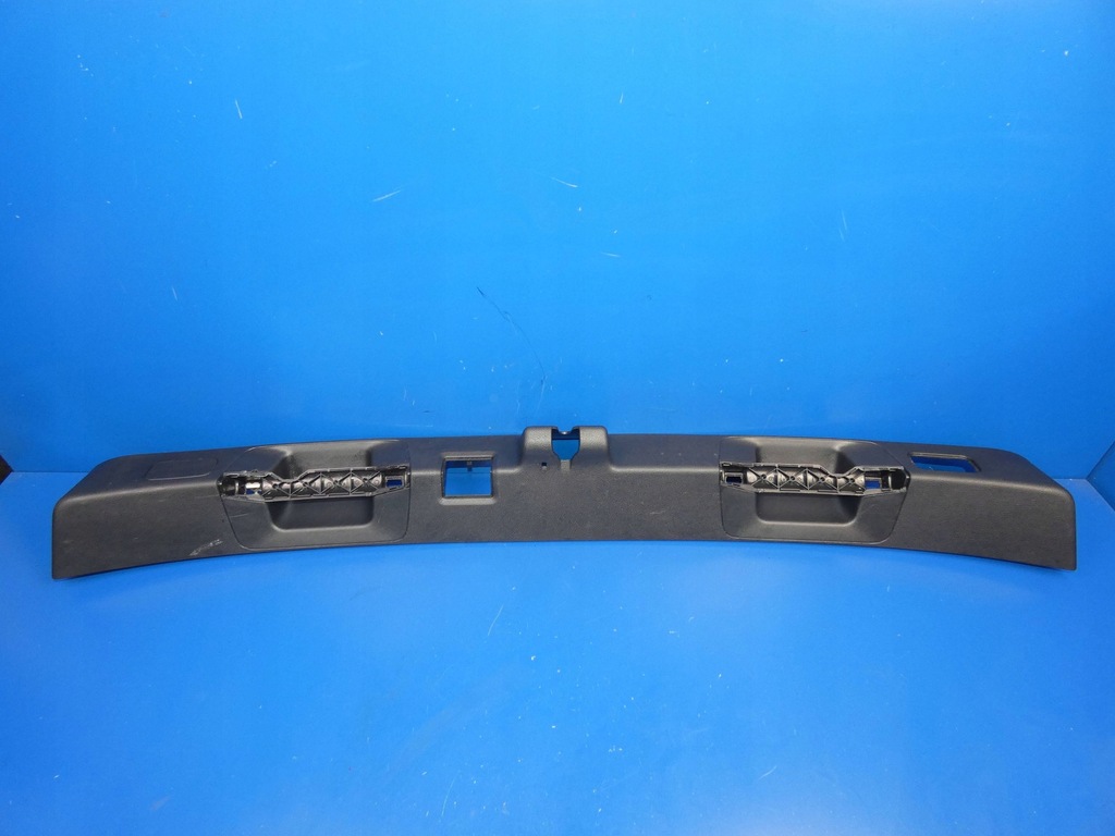 фото №1, Mercedes-benz c w205 2015 задняя защита засов замка крышки задний