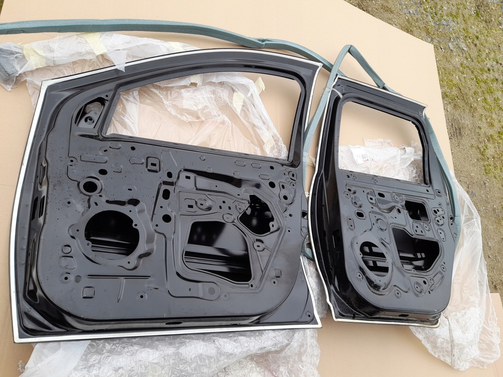 фото №13, Двері праве передні перед + задні задня dacia duster ii org. nowe