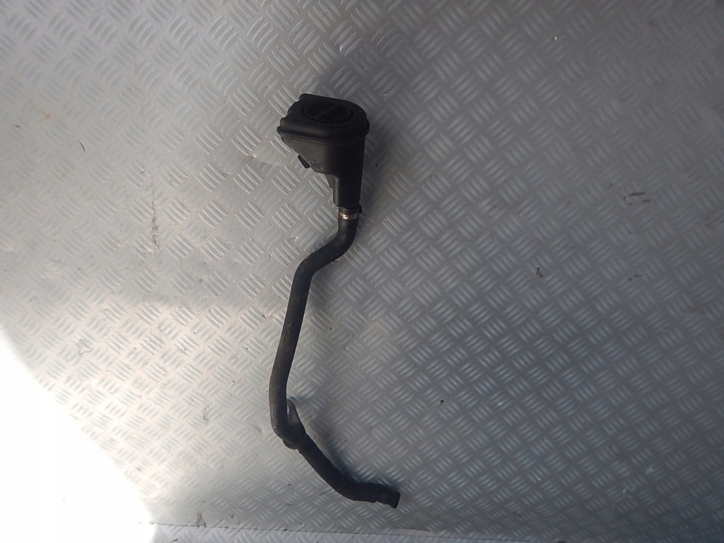 фото №1, Citroen c8 peugeot 807 lift 2.0 16v заливная горловина масла