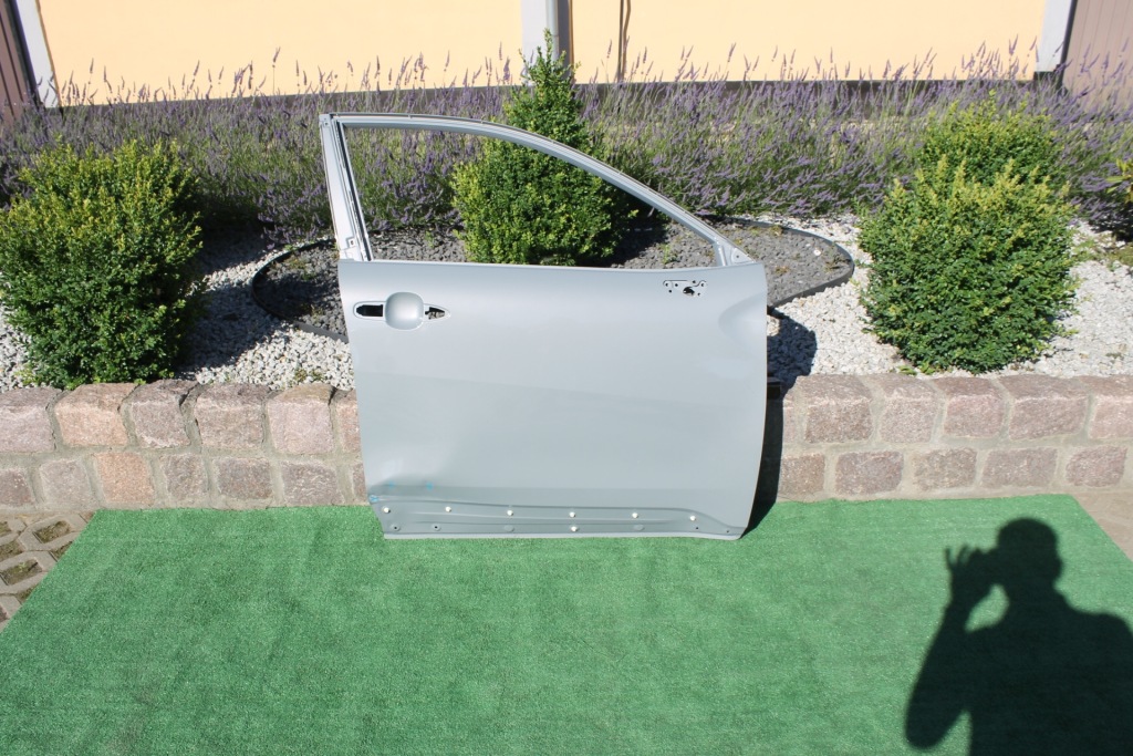 фото №1, Toyota corolla cross 2022- дверь правое передние правый перед