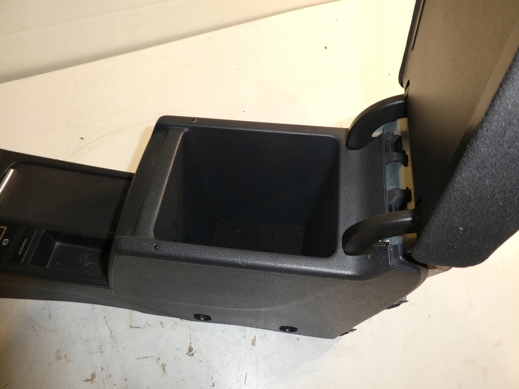 фото №5, Туннель подлокотник vw sharan alhambra 7n0863365