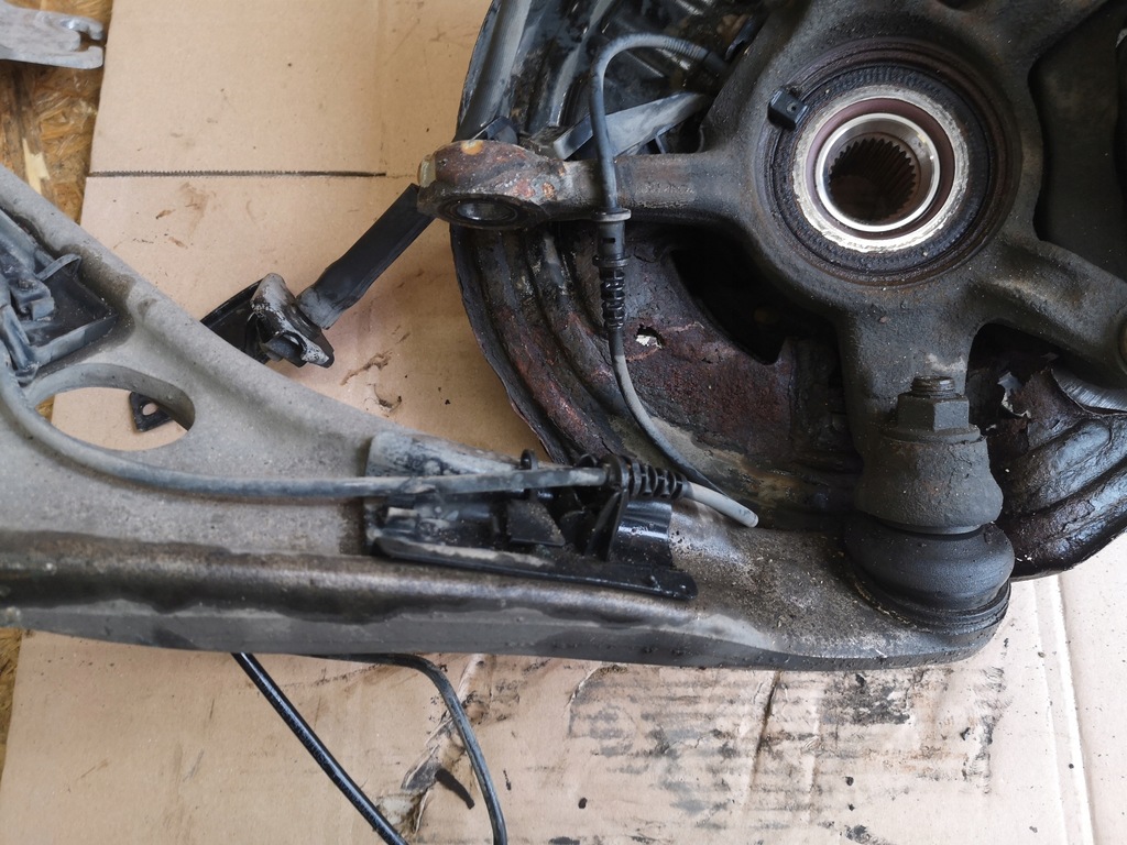 фото №8, Mercedes cla w117 амортизаторна стійка поворотний кулак лівий перед важіль