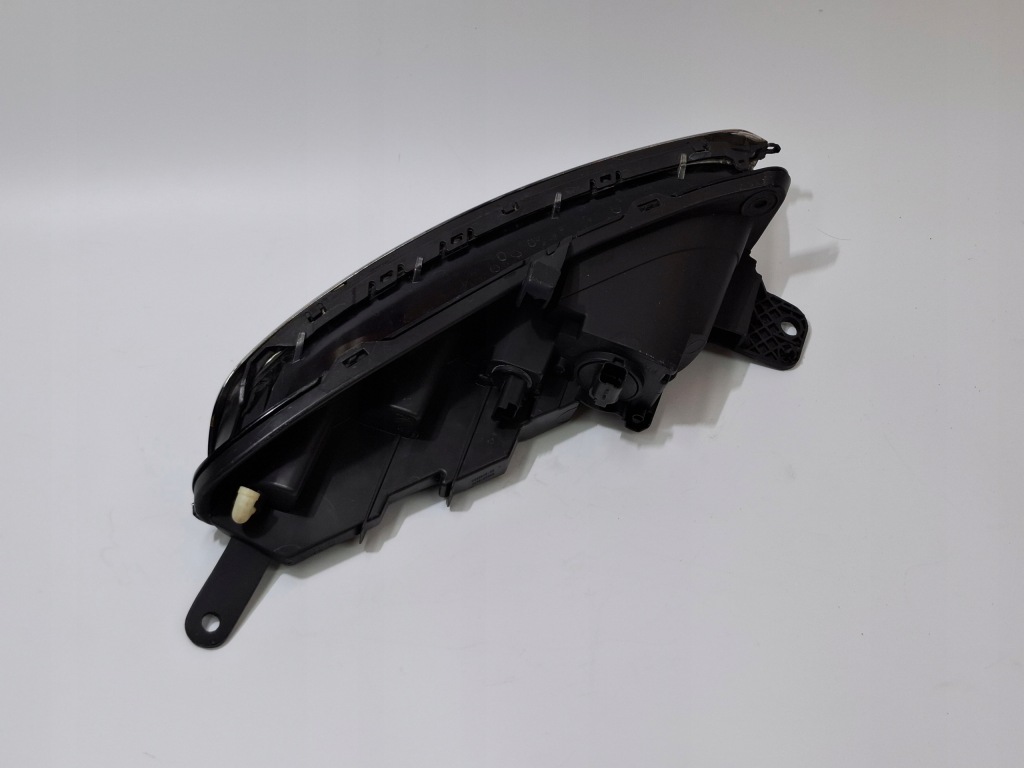 Купити Фара правий перед led drl citroen c3 3 рестайлінг  2020-- #7802