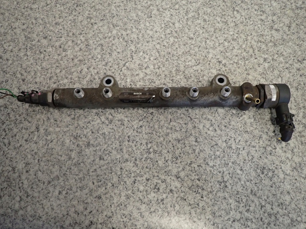 фото №5, Corolla e12 yaris 1,4 d4d молдинг впрыскная топлива