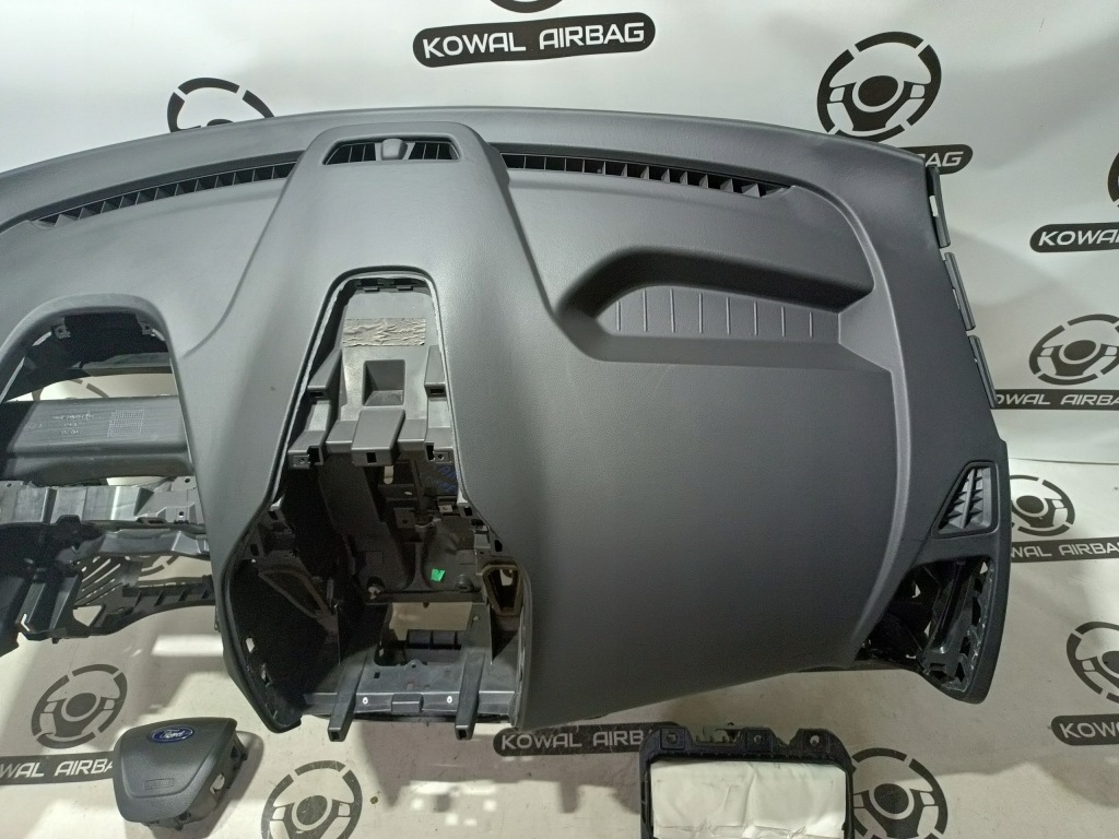 фото №4, Tourneo connect mk2 przed lift приборная панель подушка безопасности ремни