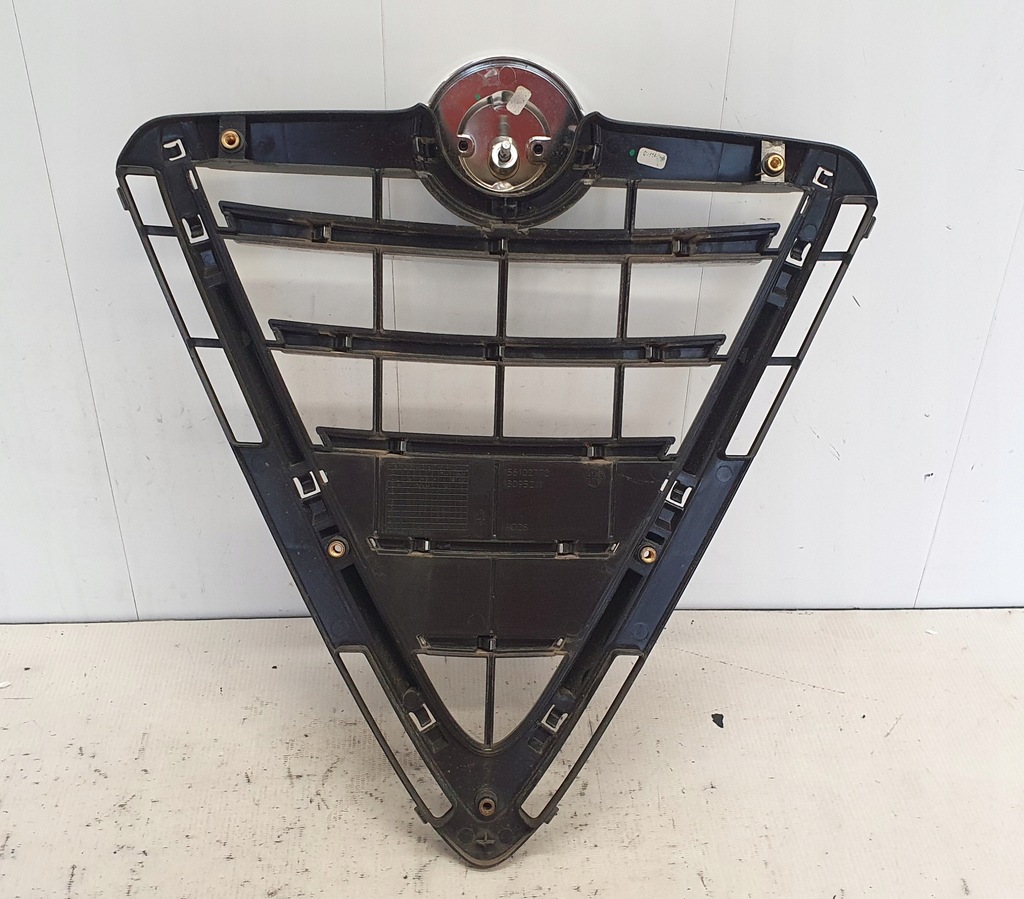 фото №4, Alfa romeo giulietta lift 13-решётка радиатора решётка радиатора оригинал