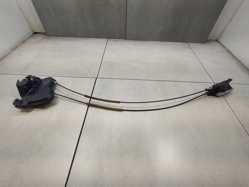 фото №1, Замок двері лівий перед corolla e12 6 pin