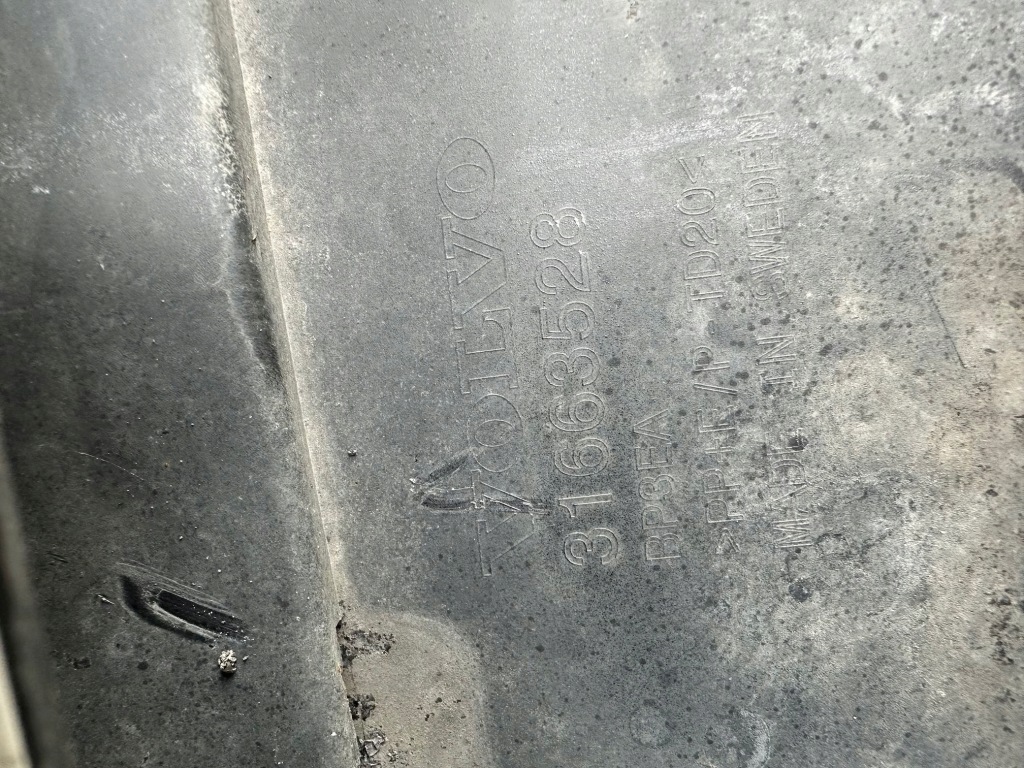 Спойлер решётка решётка  бампер перед volvo xc90 2 рестайлинг  r-design 31663528 Киев