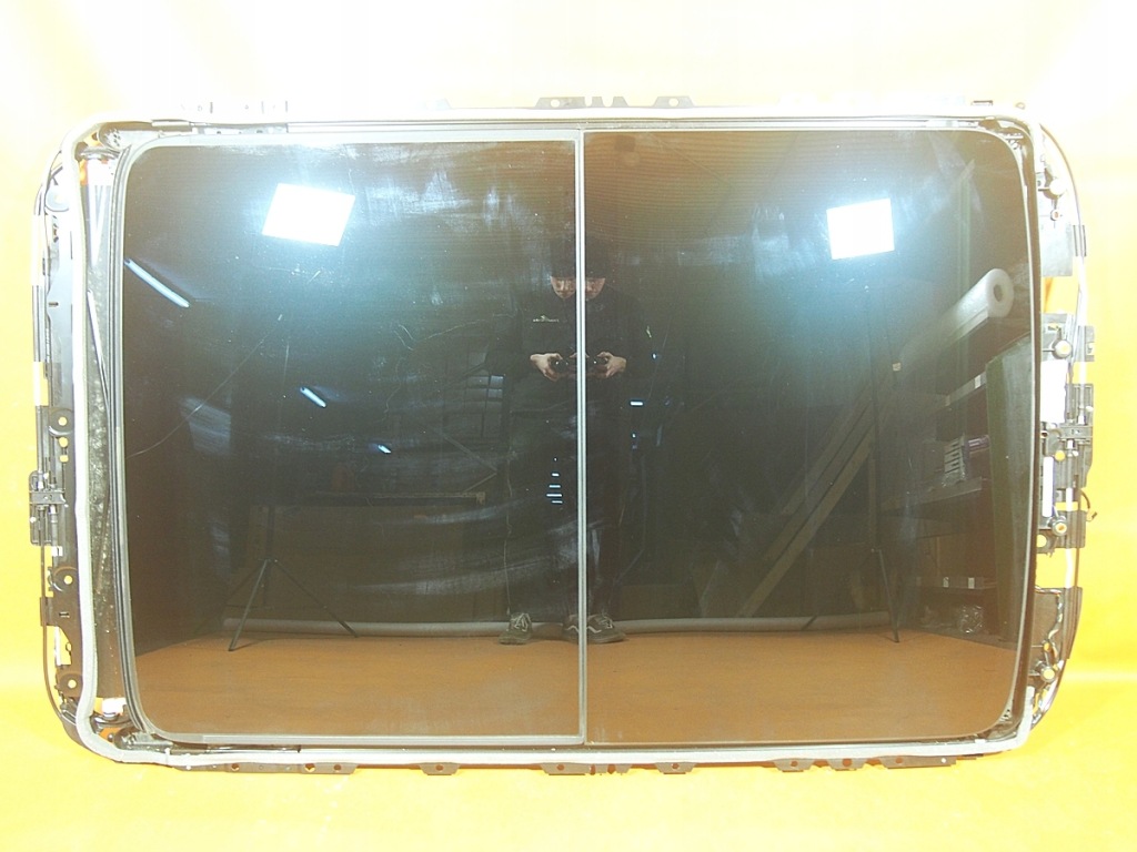 фото №1, Audi q7 4m люк панорама моторчик модуль шторка 4m0877041