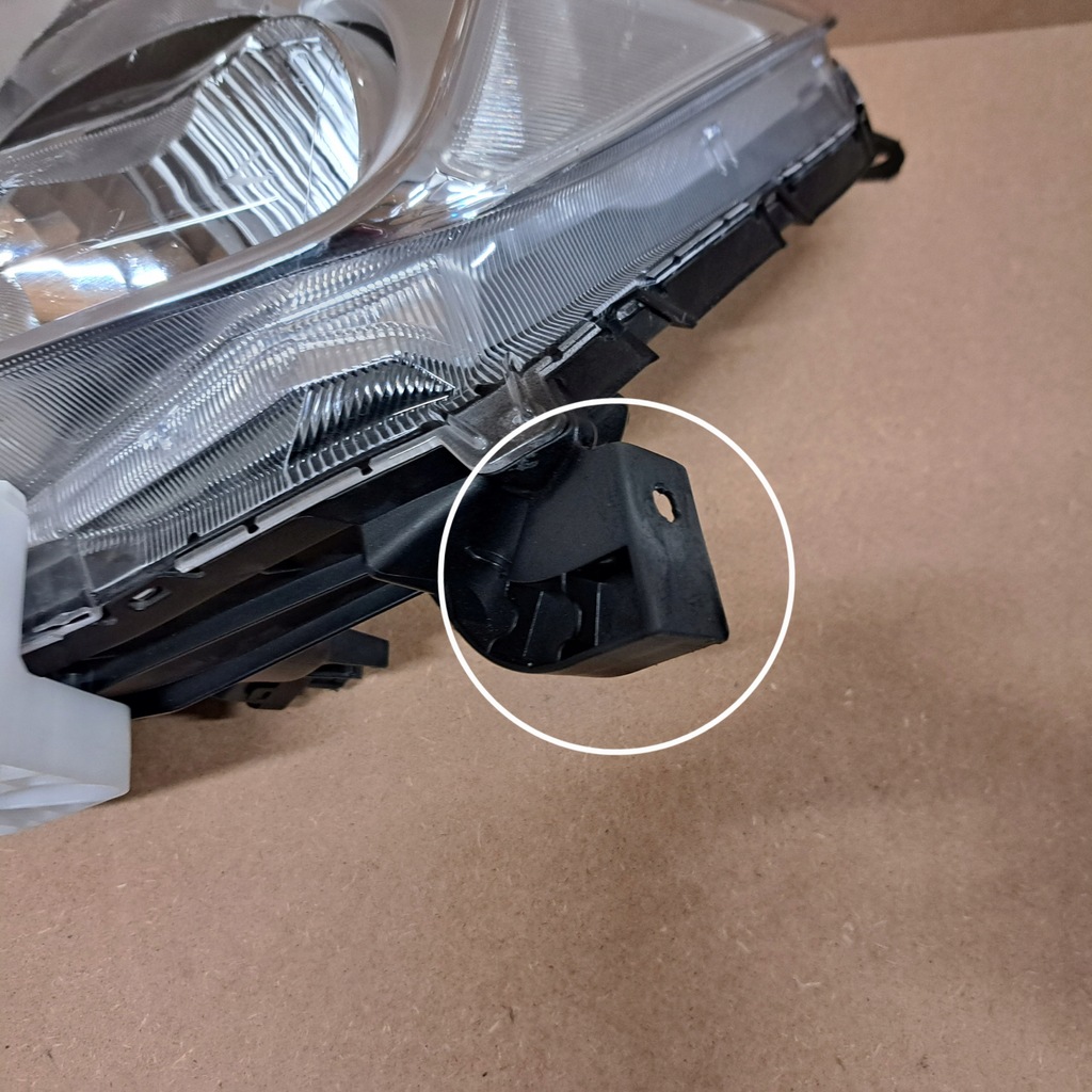 фото №8, Nissan navara 4 d23 np300 лампа фара левый europa