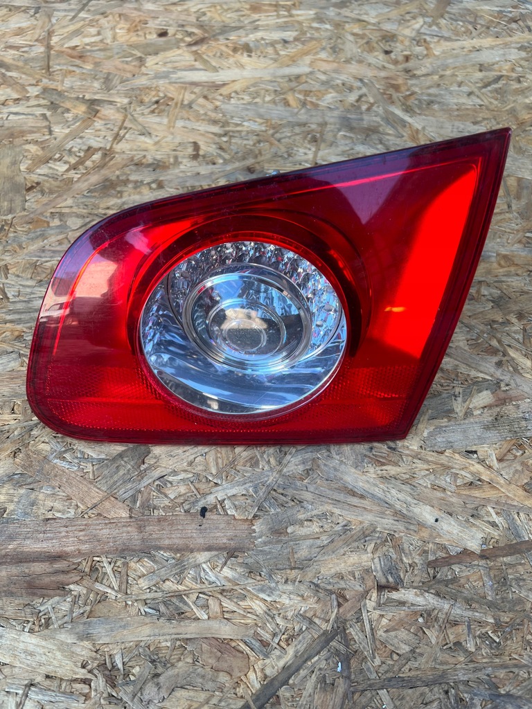 фото №1, Лампа крышки задняя правая vw passat b6 3c9945094