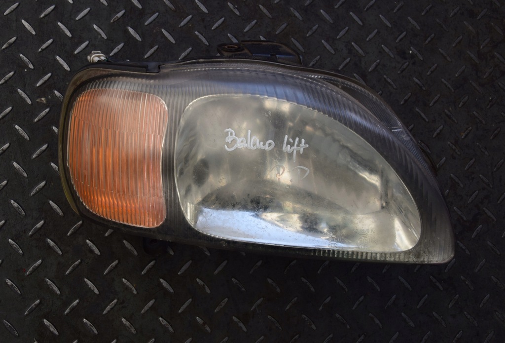 фото №1, Лампа правый перед suzuki baleno lift