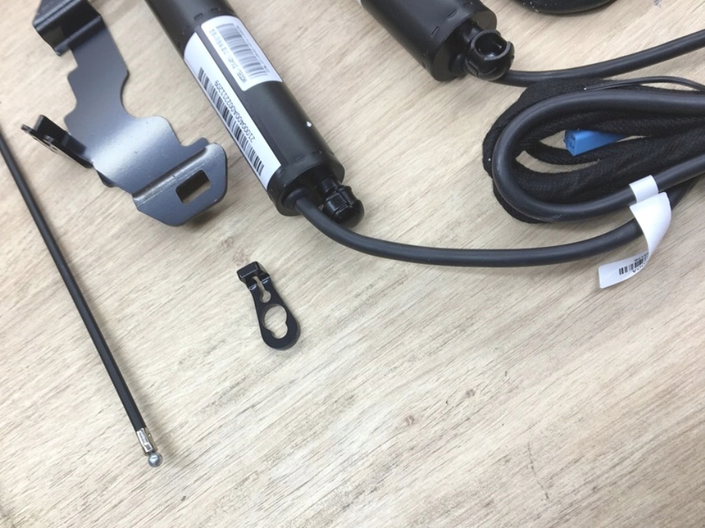 фото №8, Набір амортизатор електричний кришки багажника перед do tesla model y 2021